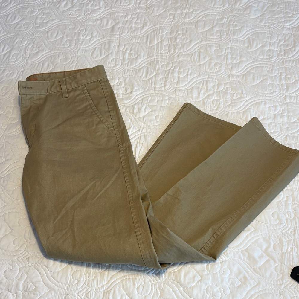 Dockers Men's Khaki Chinos
